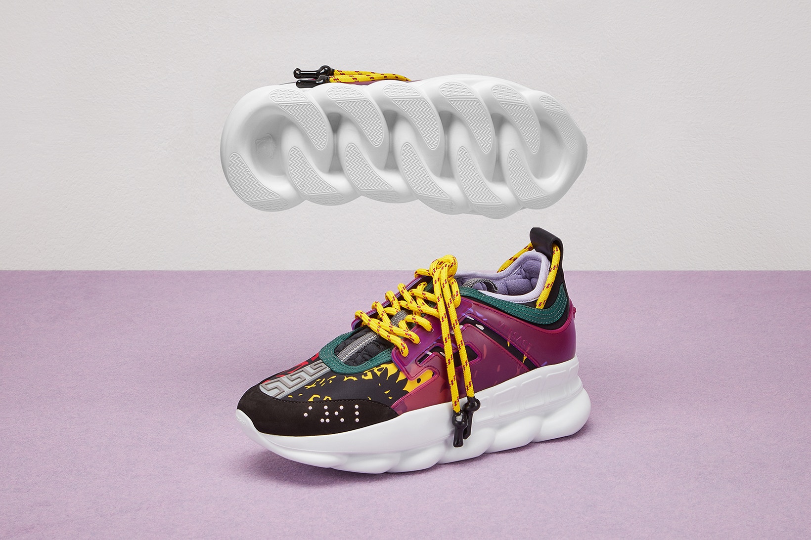 The chain reaction. Кроссовки Versace Chain Reaction. Кроссовки Versace 2 Chainz. Версаче и найк. Versace Chain Reaction Элджей.